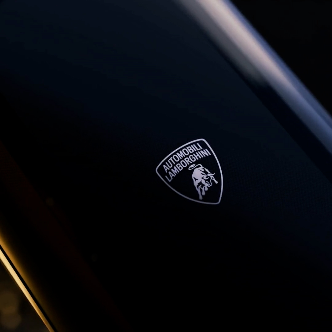 Unlock the Genesis Capsule on Fast ForWorld, your exclusive pass to rewards and immersive experiences. Available for owners of interoperable digital Lamborghini Revuelto. Claim yours on