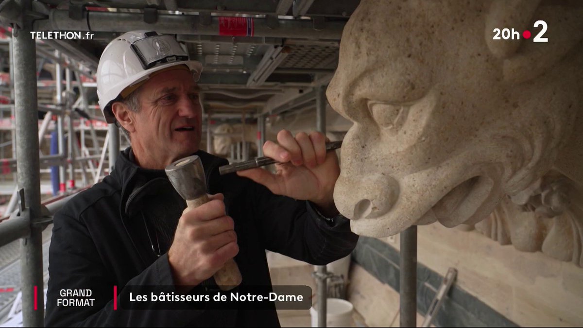 ⛪️ Pendant 5 ans, ils lui ont tout donné, comme il y a 800 ans. Notre-Dame, un chantier et des bâtisseurs hors norme. #JT20h