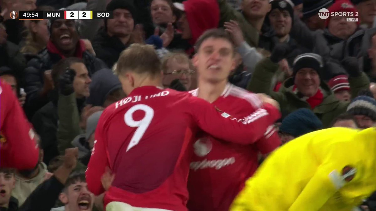 Rasmus Højlund has his second of the night to put Man United ahead! 🔥 📺 TNT Sports & discovery+ UK