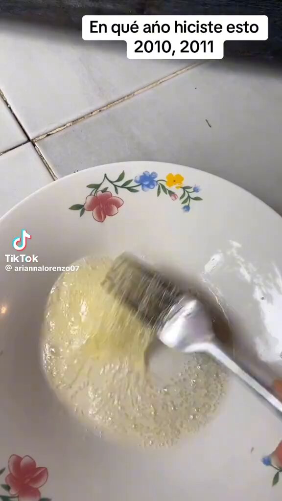 La paciencia que tenía uno haciendo esos suspiros , los muchacho de ahora no van a saber de ese postre dominicano 😂😂😂😂😂😂😂😂😂