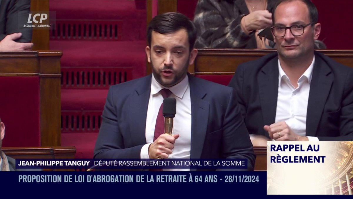 "Vous êtes une force réactionnaire", lance Jean-Philippe Tanguy Ⓜ️ à l'égard du bloc central. "Vous n'avez pour seul but, sous vos deux mandats, que de réduire les droits des Français !". #DirectAN #Retraites