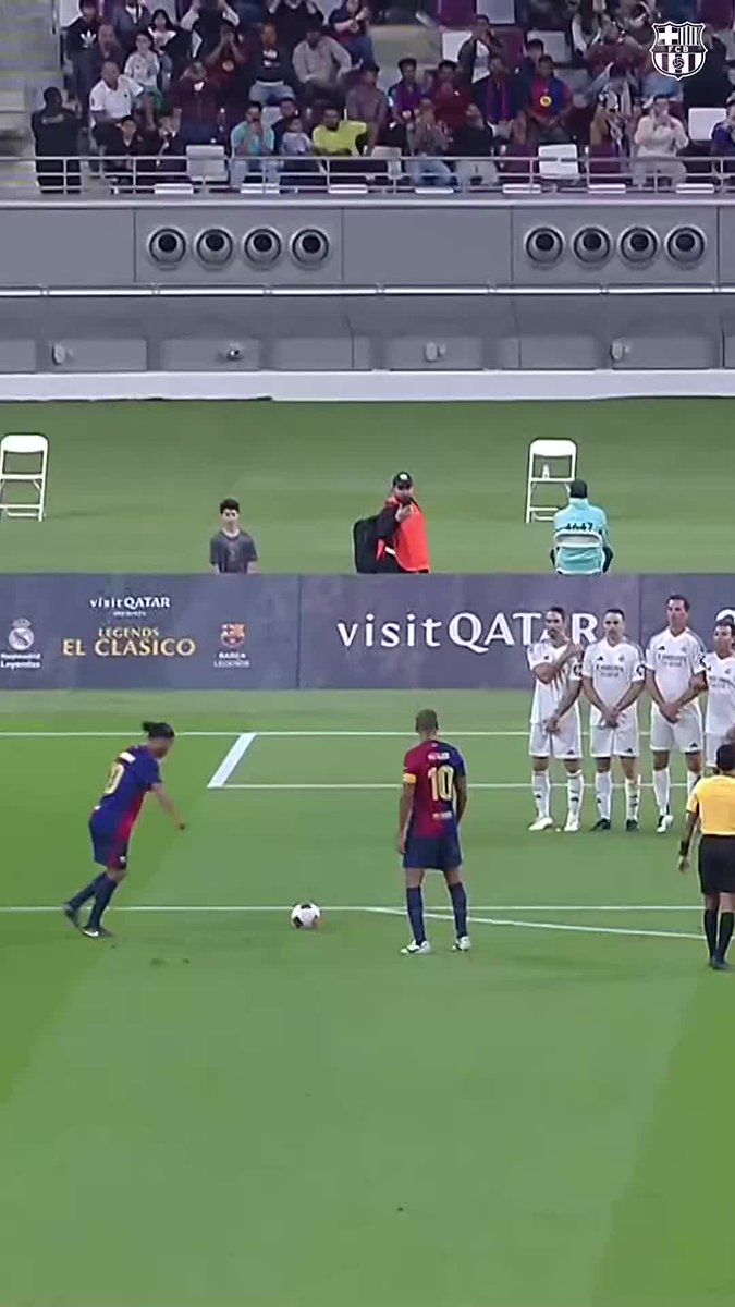 He's still got it 🤭✨ Ronaldinho