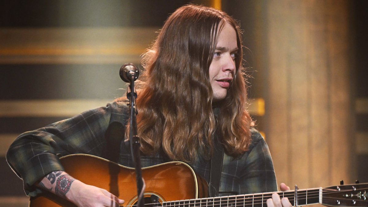 .Billy Strings performs “Seven Weeks In County”! Watch the full performance ⬇️ #FallonTonight