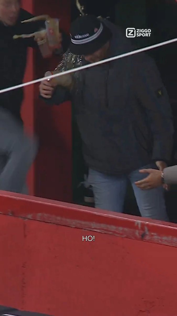 Van je vrienden moet je het hebben! 🍻🤣 #ZiggoSport #UEL #TWEUSG