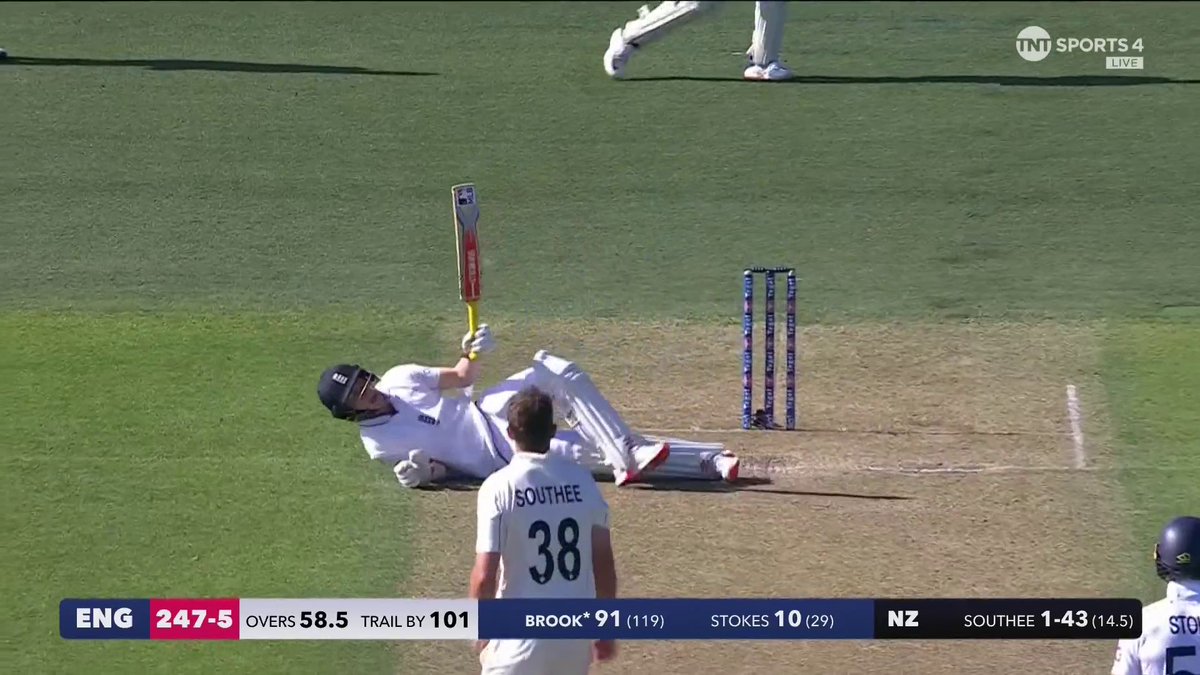 AS COOL AS YOU LIKE 🧊 There's no better way to start your weekend than watching Harry Brook pull off this audacious lap-scoop 🤯 📺 Watch #NZvENG with TNT Sports and discovery+