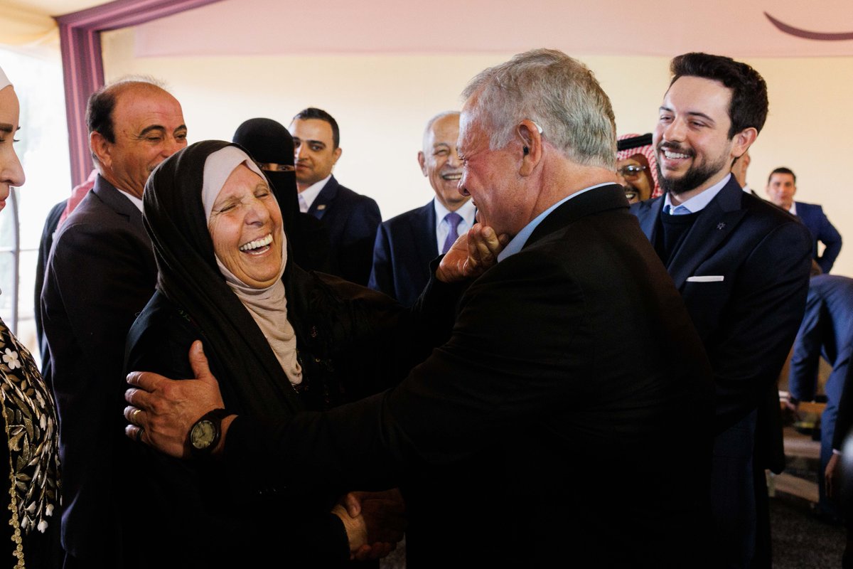 "فخور أكون بينكم في هذا اليوم، في كرك المجد والتاريخ، مؤتة الخالدة، هذه الأرض الطيبة شاهدة على بطولات الصحابة" من زيارة جلالة الملك عبدالله الثاني، يرافقه سمو الأمير الحسين بن عبدالله الثاني ولي العهد، لمحافظة #الكرك بمناسبة #اليوبيل_الفضي #الأردن #على_العهد25