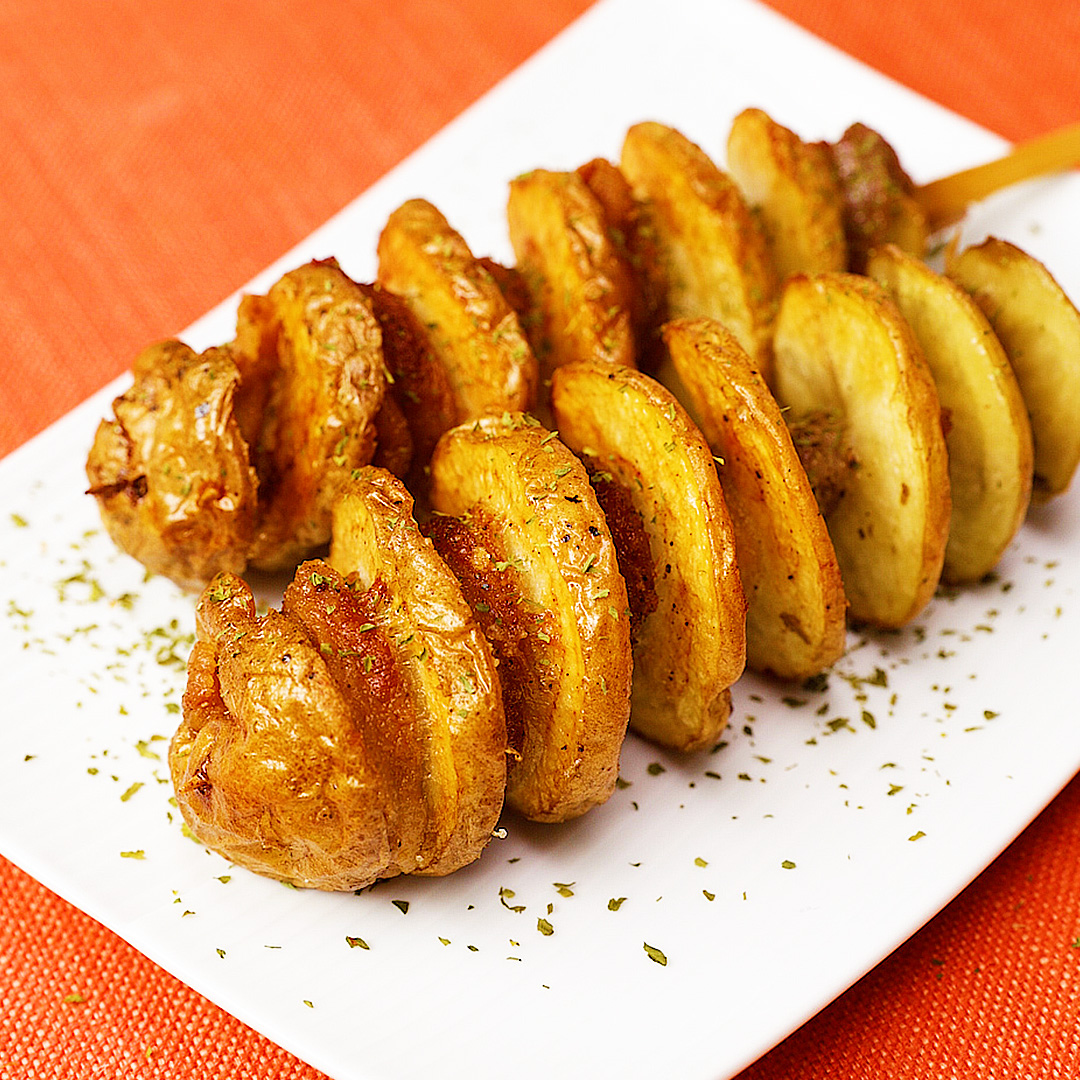 【家でも作れるお祭りグルメ】サクッとジューシー豚巻きトルネードポテト♪ / Tornado Potato with Pork🥔😋