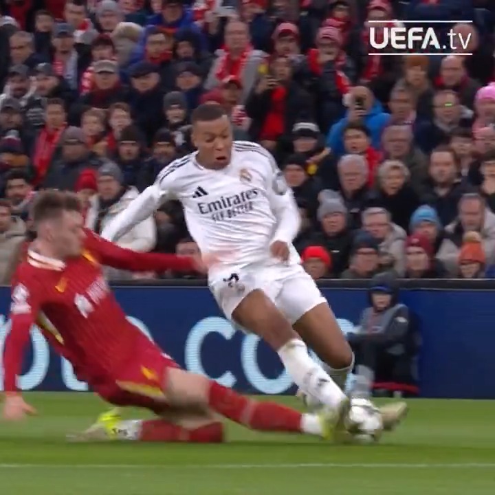 In all its glory: THAT Conor Bradley tackle 😮‍💨 #UCL