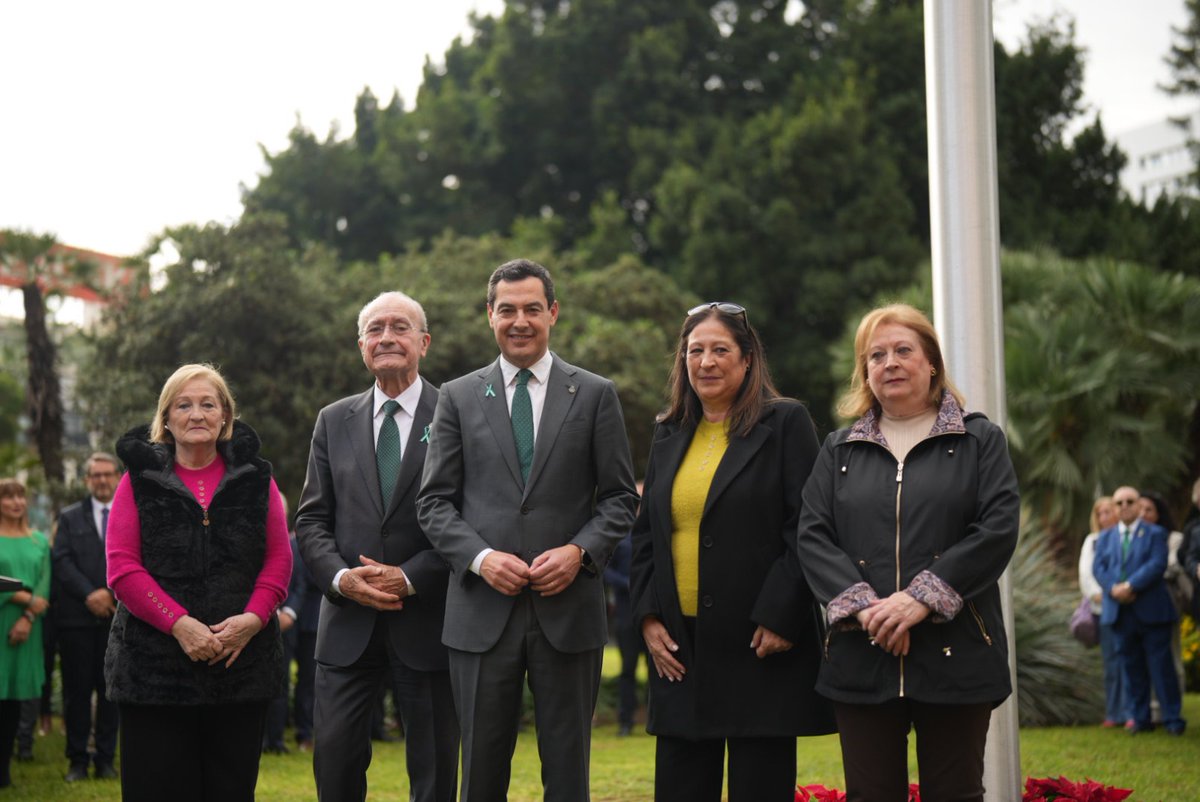 Los andaluces no queremos ser más, pero nunca vamos a aceptar ser menos que nadie. Eso es lo que representa nuestra bandera. #Andalucía se merece una autonomía plena, leal y justa, que defiende la unidad de España, de forma permanente. #4D