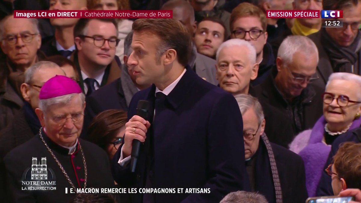 Il est incorrigible ! Macron fait son discours à l’intérieur de la cathédrale de #NotreDame alors qu’il avait été convenu qu’en sa qualité de chef de l'État, il ne pouvait s'exprimer dans une église. Aucun respect, aucune dignité, rien ne nous sera épargné
