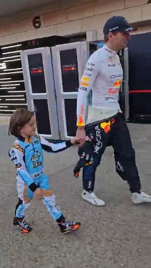 5 yaşındaki Zayn Sofuoğlu, Max Verstappen'le Katar'da bir araya geldi.