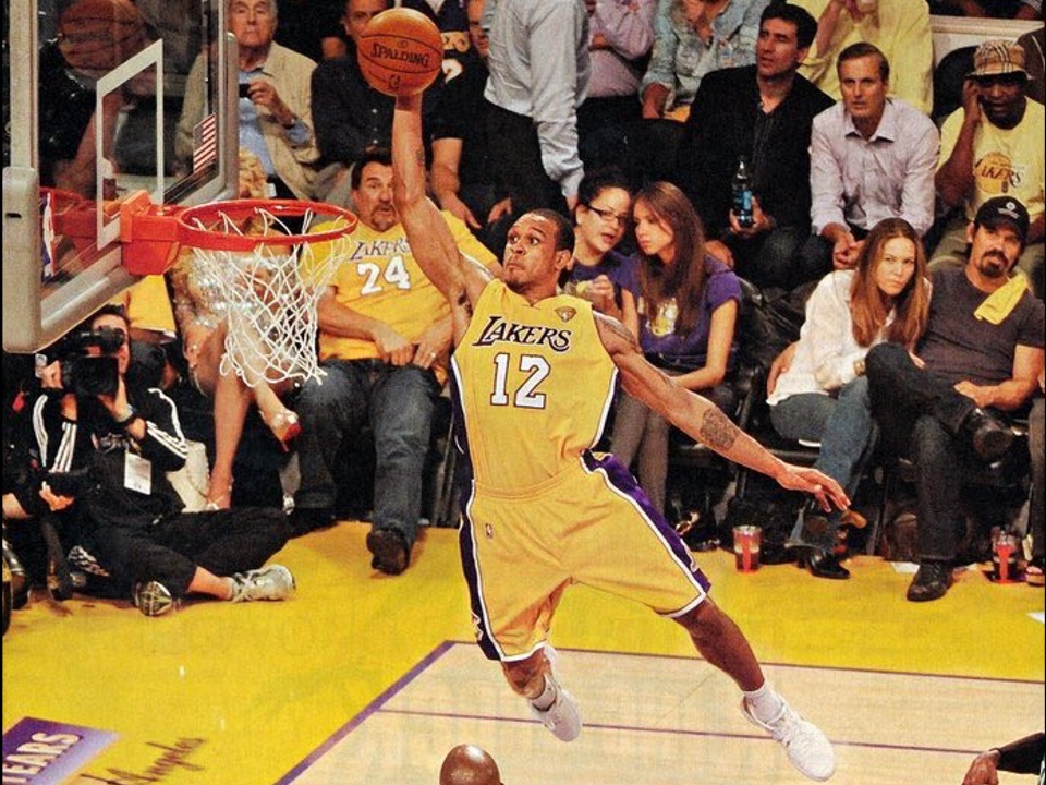 HBD SHANNON BROWN! His athleticism was insane 😤