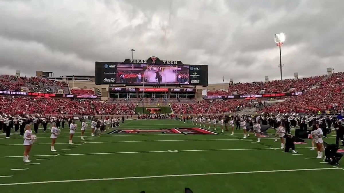 POV of the best entrance in college football 😤