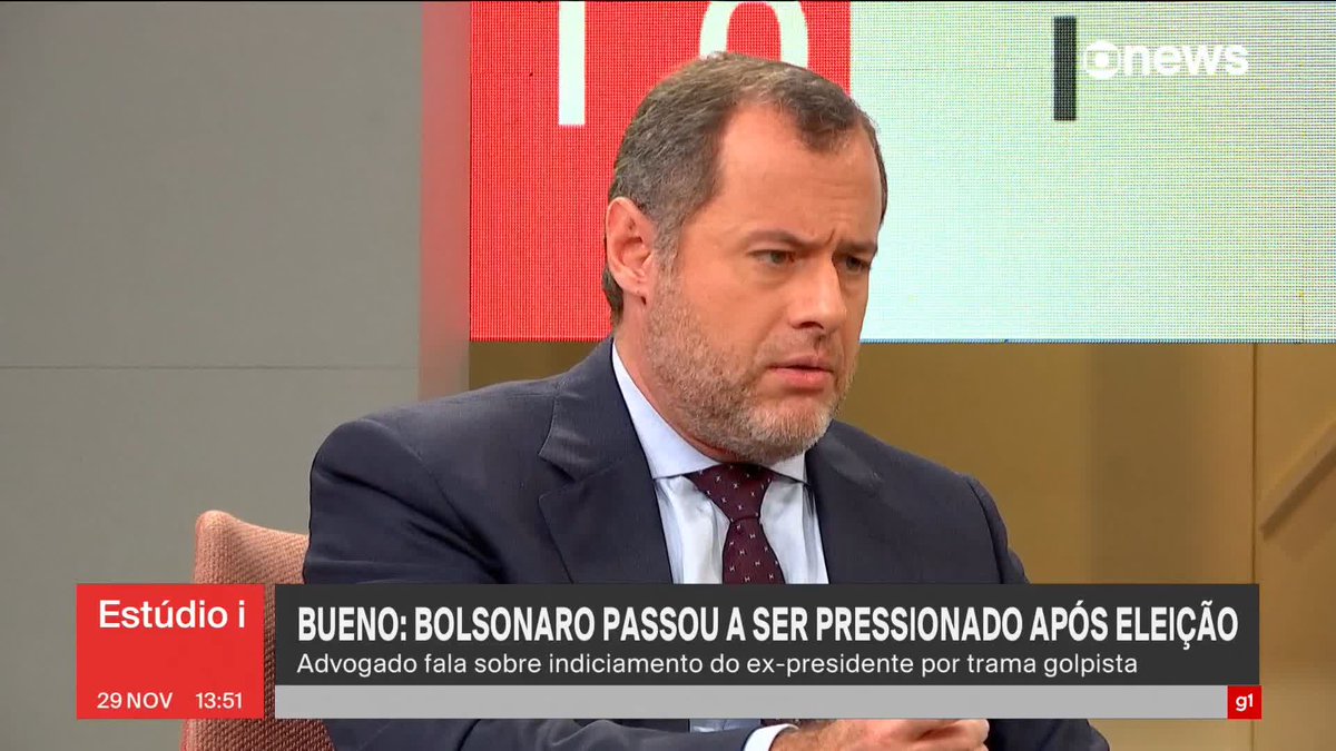 “É crível que as pessoas o abordassem com todo tipo de proposta, é fato que ele [Bolsonaro] não aderiu. (...) Não era obrigação dele denunciar”, comenta Paulo da Cunha Bueno, advogado de Bolsonaro, sobre o possível conhecimento do ex-presidente sobre o plano de golpe de estado. ➡ Assista na #GloboNews: #Estúdioi