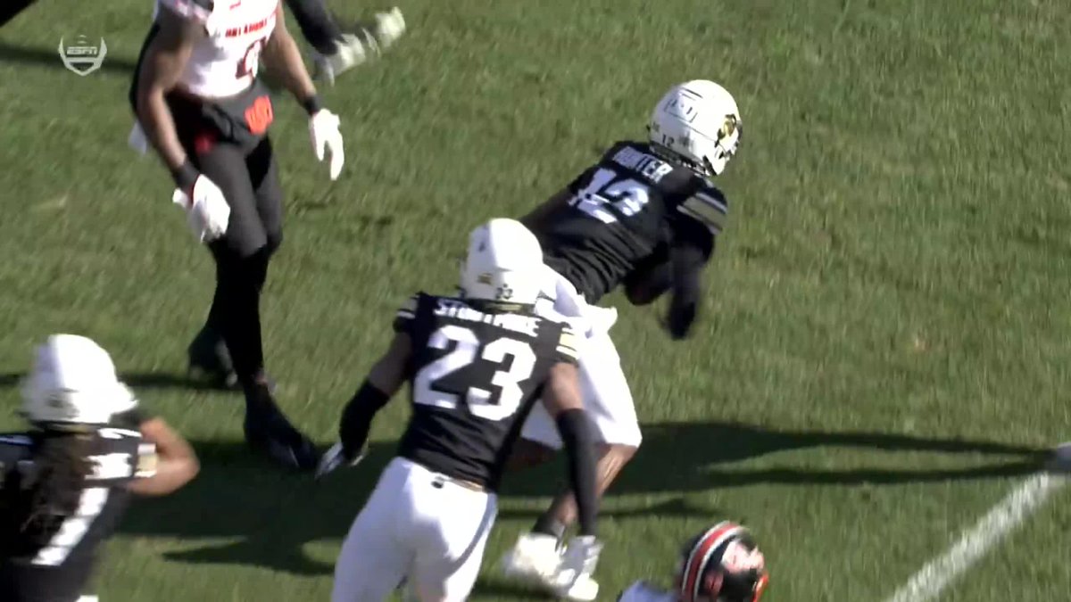 TRAVIS HUNTER WITH THE EARLY INTERCEPTION‼️ His Heisman Trophy campaign continues ➡️