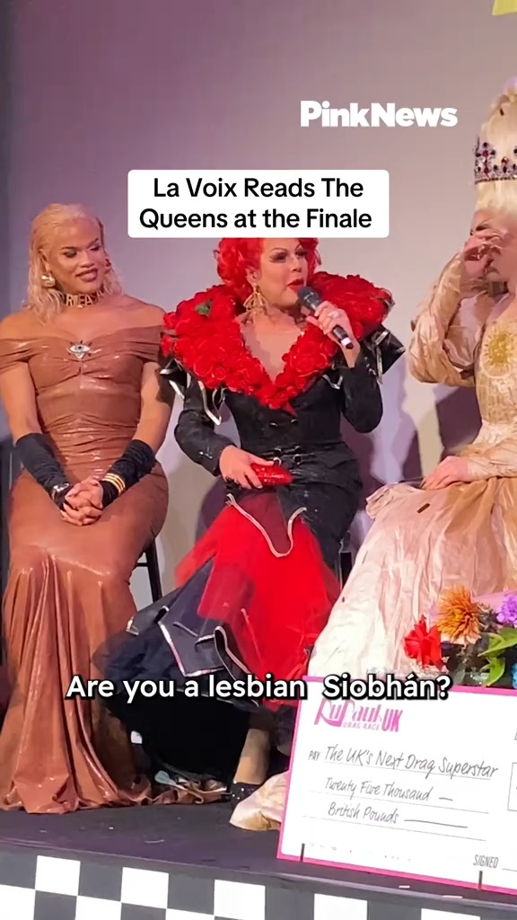 At a viewing party for the #DragRaceUK finale, La Voix opened up the library once more for some iconic reads 💅