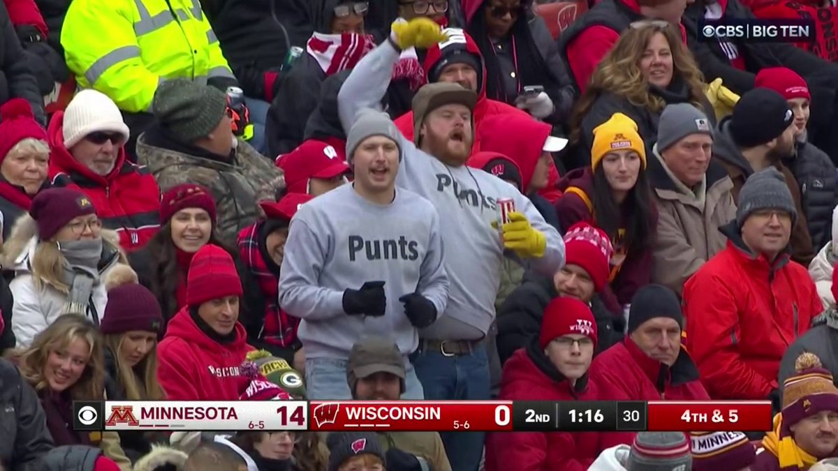 The biggest punt fans are in the house. 😂