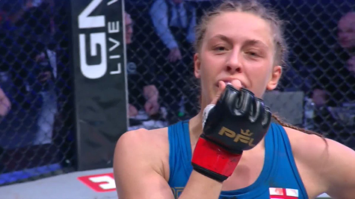 BODY SHOT FINISH! DAKOTA DITCHEVA IS THE 2024 PFL WOMENS FLYWEIGHT WORLD CHAMPION! #ANDNOW #PFLWorldChampionship LIVE NOW ON ESPN+