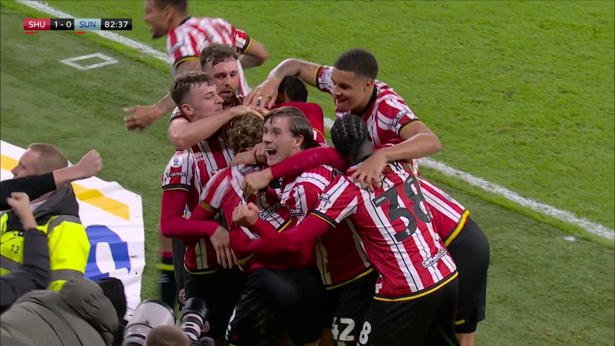 🗣️ "Sunderland agony, Sheffield United delight!" Tom Davies gives the Blades a late lead! ⚽