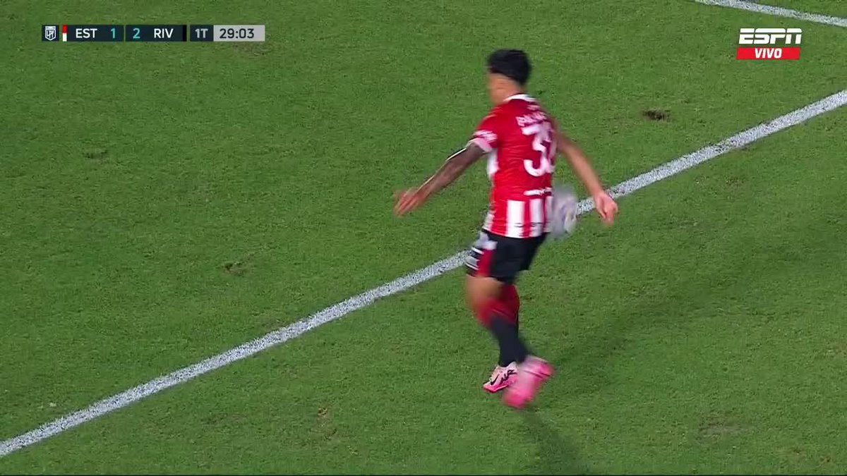 #EDLP insólito lo de Penel. Es evidente que Palacios no tiene intencion, y la pelota por la velocidad que tenía, va hacia el brazo y no viceversa. Lo acostaron 👇