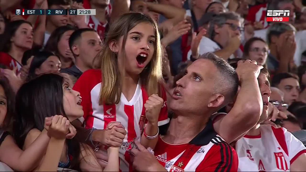 INSÓLITO: ESTA FANÁTICA DE ESTUDIANTES GRITÓ EL GOL... ¡¡PERO ARMANI ATAJÓ EL PENAL!! 📺 ESPN Premium | Suscribite al Pack Fútbol en