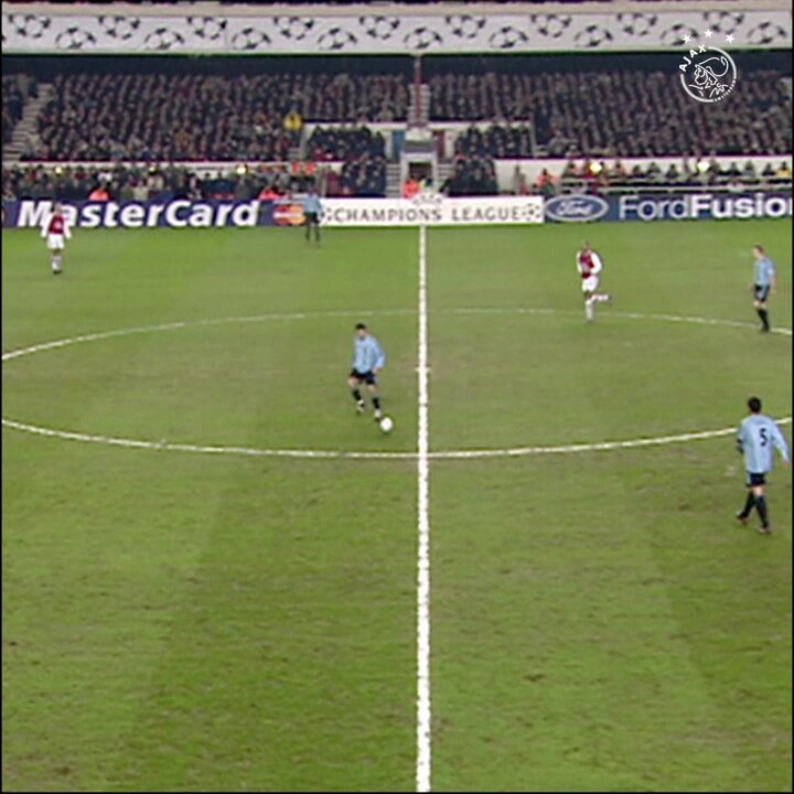 That time Nigel de Jong found the net at Highbury 🤩