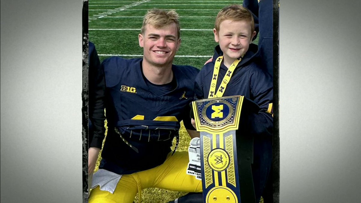 The power of friendship and perseverance ✨ Michigan QB Davis Warren helped fellow Leukemia survivor Hudson Gazsi throughout his treatment. (via Jen Lada)