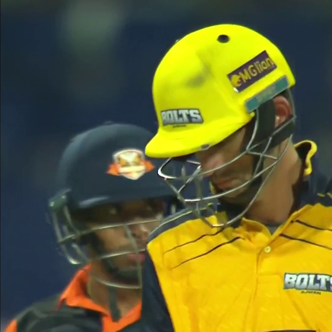 Alex Hales hit six maximums on his way to reaching his half-century from 16 deliveries 🔥