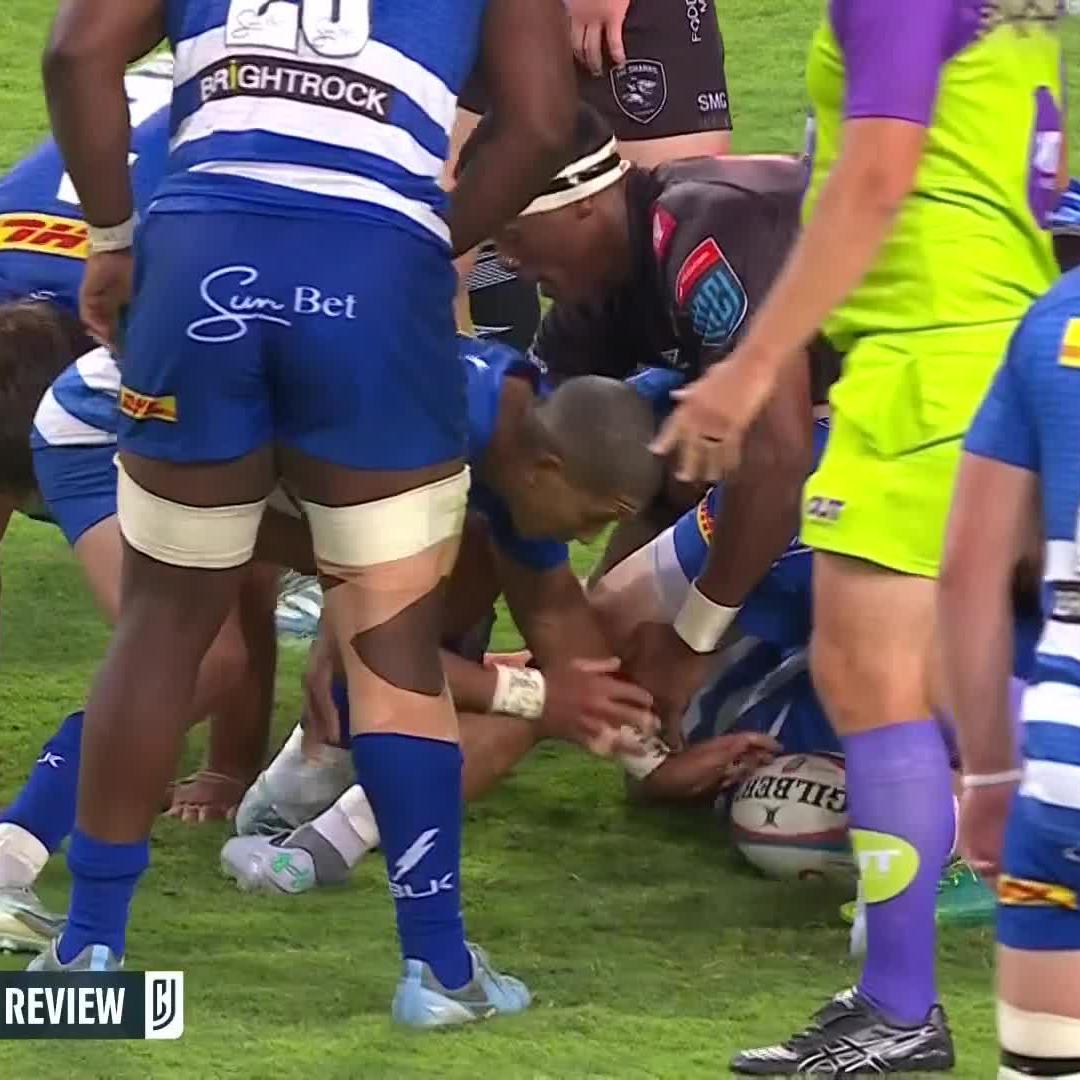 Late drama at Hollywoodbets Kings Park 😲 A little knock-on chalks off the DHL Stormers try and the Hollywoodbets Sharks hold on for the win 👇 #VURC
