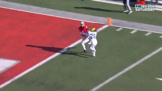 Ref staring at the blatant face mask and throws a flag for DPI 🤦‍♂️