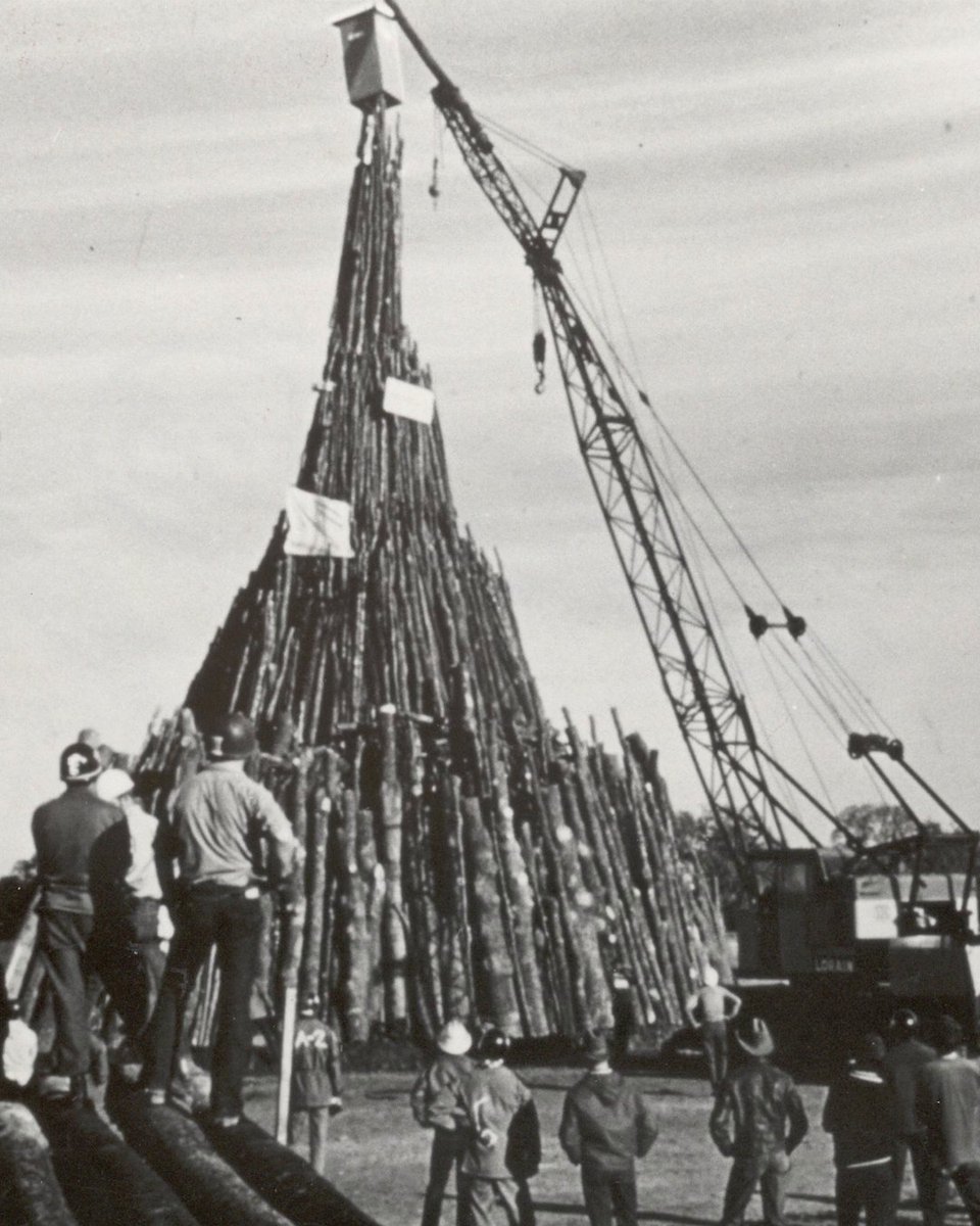 25 years ago, tragedy struck the Aggie Bonfire, claiming 12 lives. As the Texas-Texas A&M rivalry renews, Ryan McGee honors the memory of those lost on Nov. 18, 1999 ❤️