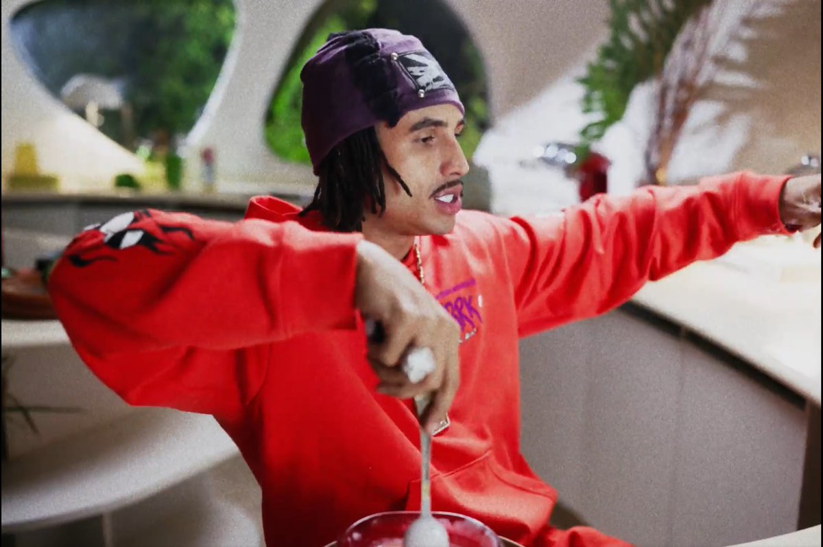 o matuê sem ser divo pop e tendo 9 músicas solo com 100 milhões