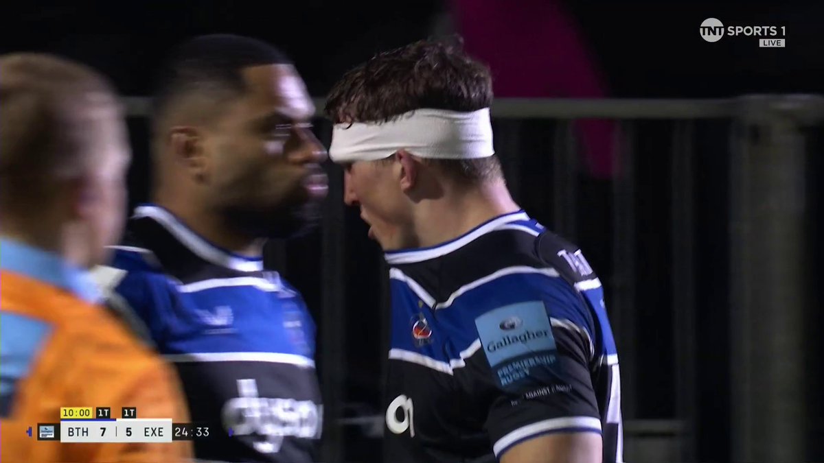 🫣 Bath go down to 14 after Ted Hill sees yellow for a head-on-head collision! #BTHvEXE | #GallagherPrem