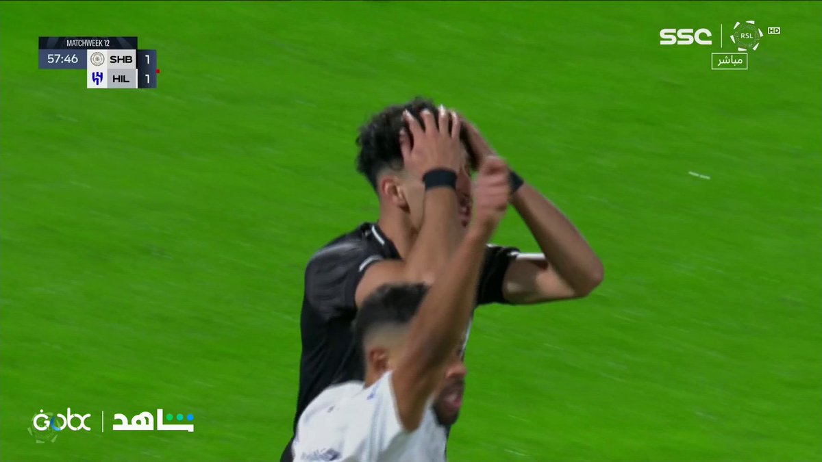 حكم المباراة يطرد نادر الشراري لاعب الشباب🟥 هل تتفق مع قرار الحكم ؟ 🤔 #الشباب_الهلال #دوري_روشن_السعودي