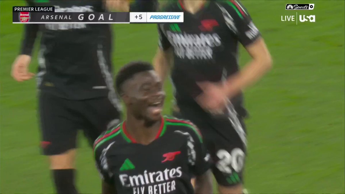 Arsenal make it FIVE after Bukayo Saka tucks home a goal from the penalty spot. 😵 What a wild first half in London! 📺 USA Network | #WHUARS