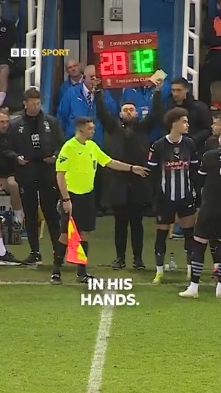 This commentator goes on a great rant about electronic boards 😆 #BBCFootball #FACup