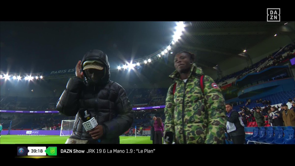 Après la Hasba 22, JRK 19 et La Mano font le show au Parc des Princes avant PSG-FC Nantes. 🎶❤️💙 🎥 DAZN France