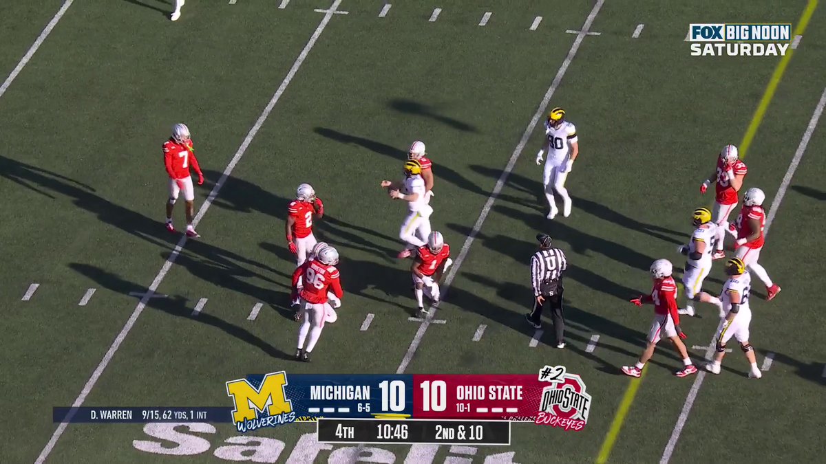 DAVIS WARREN SHOWS OFF THE WHEELS ⚡️ First down Michigan Football 👉