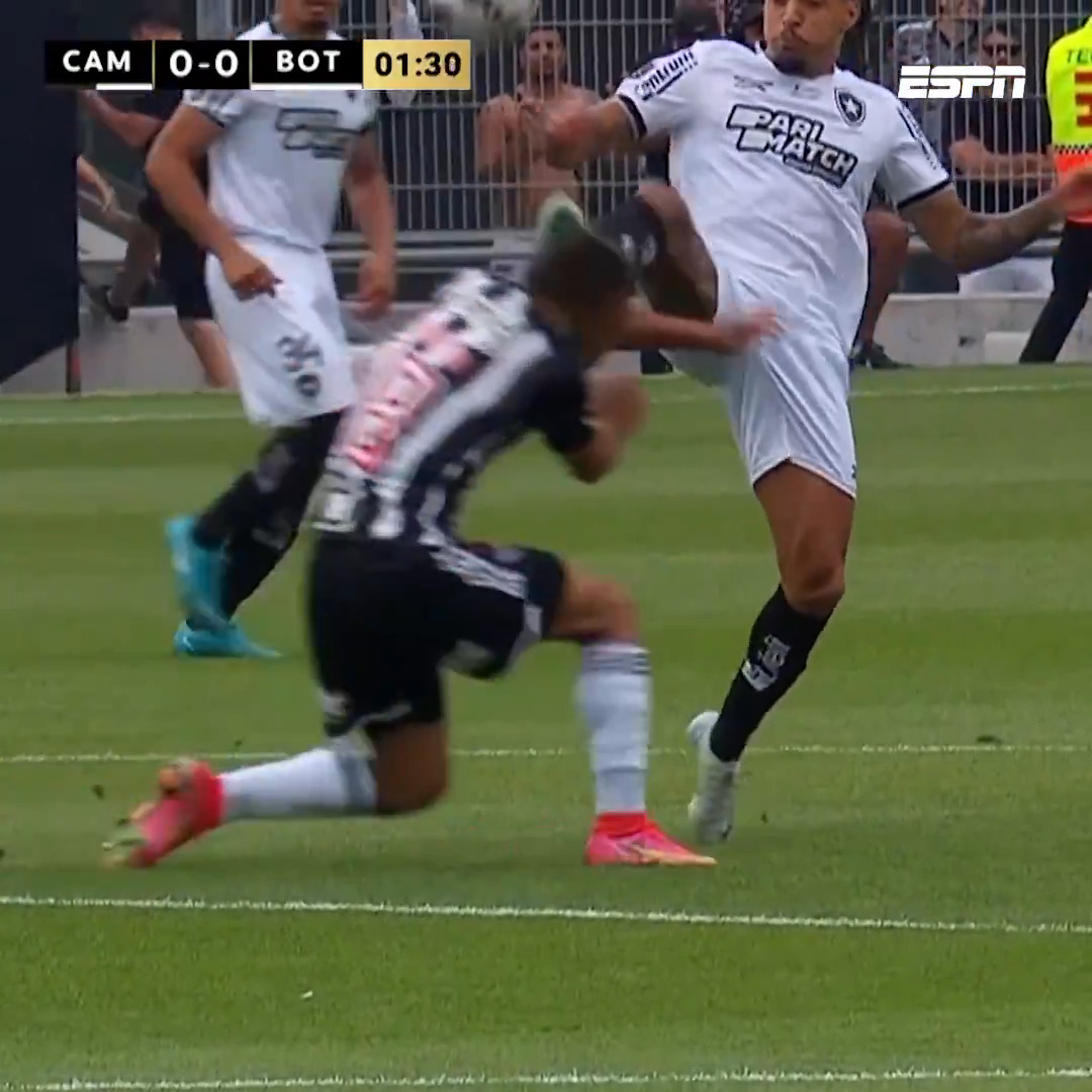 Rood binnen 30 seconden (!) in de finale van de Copa Libertadores… 🤯🟥