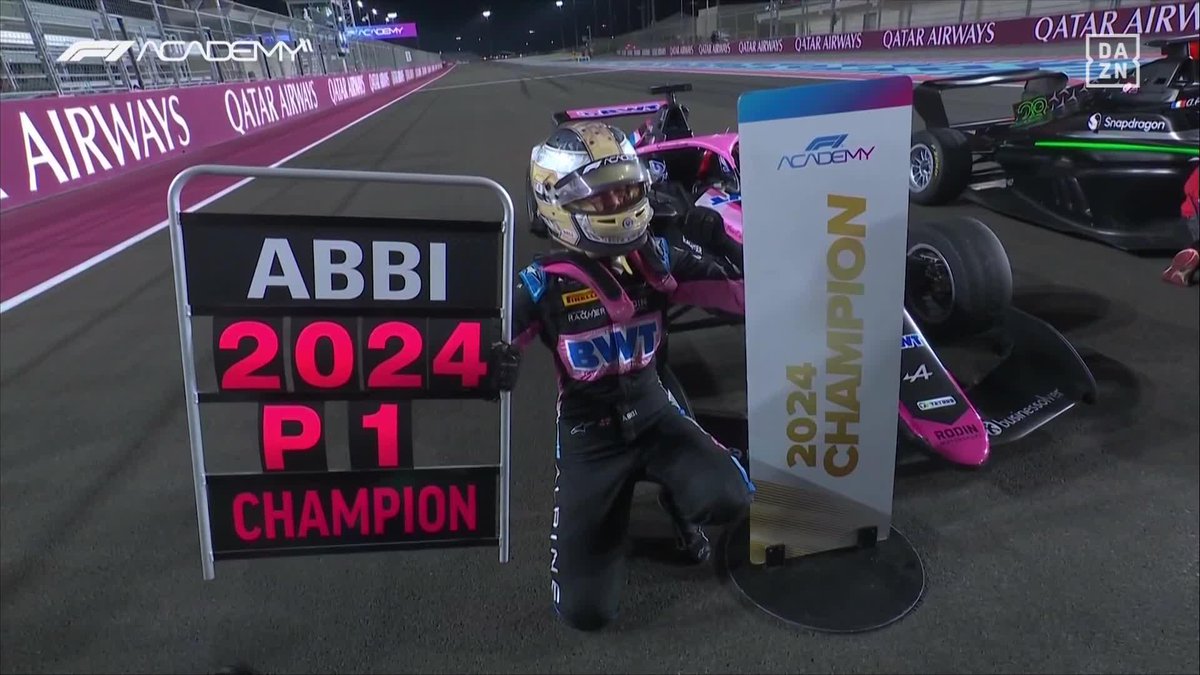 ABBI PULLING ES CAMPEONA DE LA F1 ACADEMY 👑 Las lágrimas tras conseguir su sueño, el grito de liberación y la foto que no va a olvidar en la vida 😍👏 #CatarDAZNF1 🇶🇦