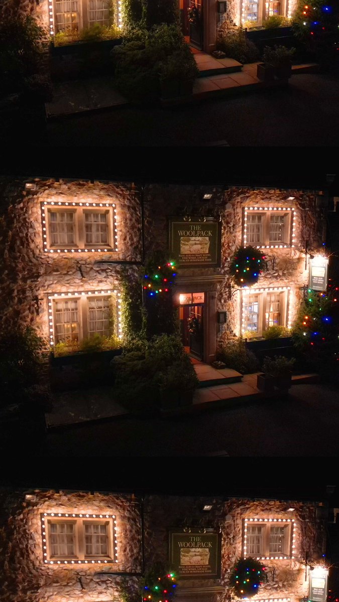 We love our Village at Christmas!🎄 😍 #Emmerdale