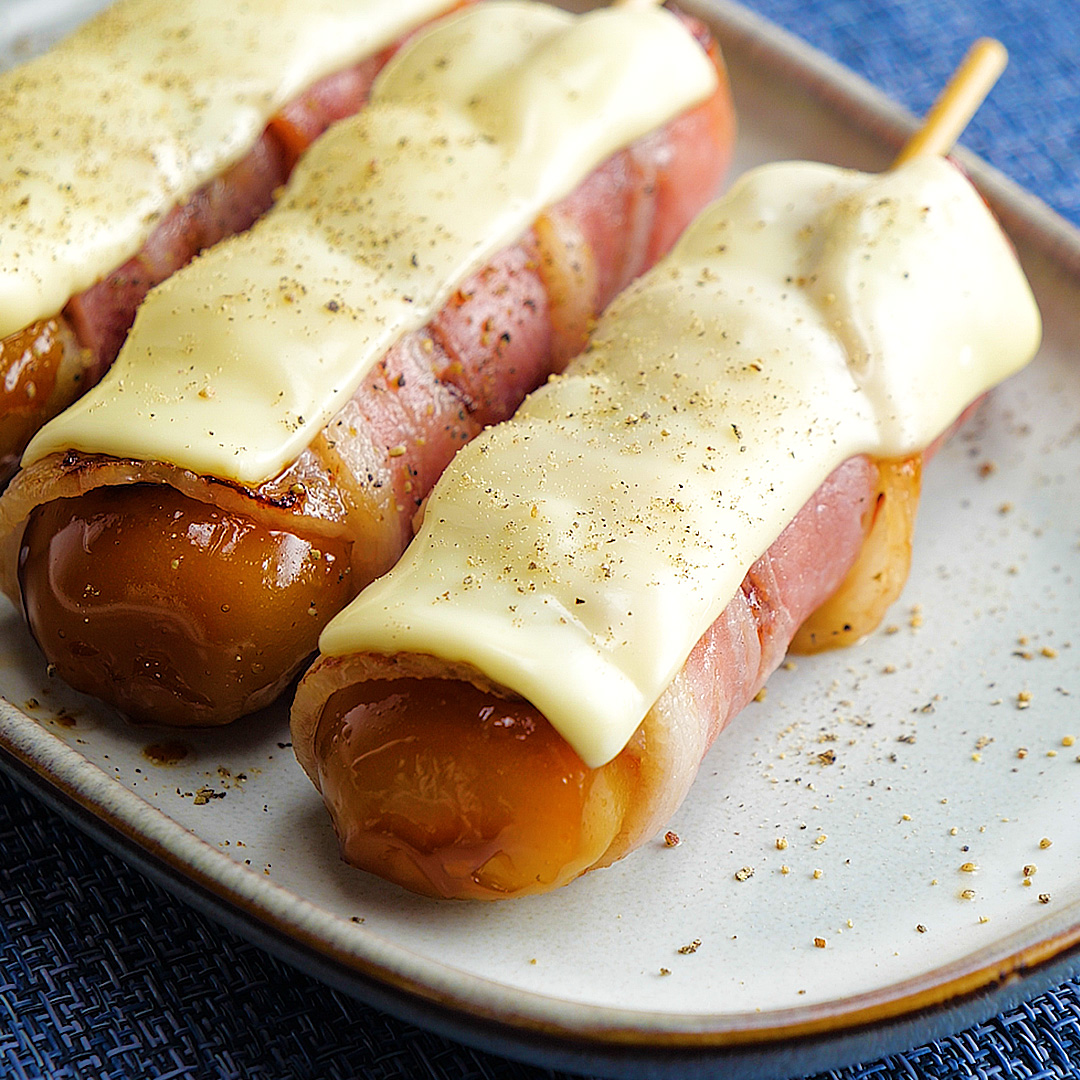 【マジで100本いける】みたらし団子をベーコンで巻いたらやばいのができた / Bacon Wrapped Mochi with Cheese🍡🧀
