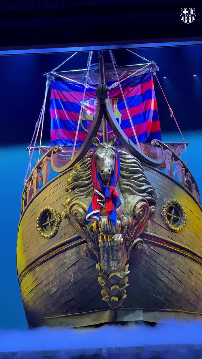Ens posa la pell de gallina que Dagoll Dagom ens hagi felicitat pel nostre 125è aniversari en el Teatre Victòria durant la representació de Mar i Cel! Quina emoció! 🥹