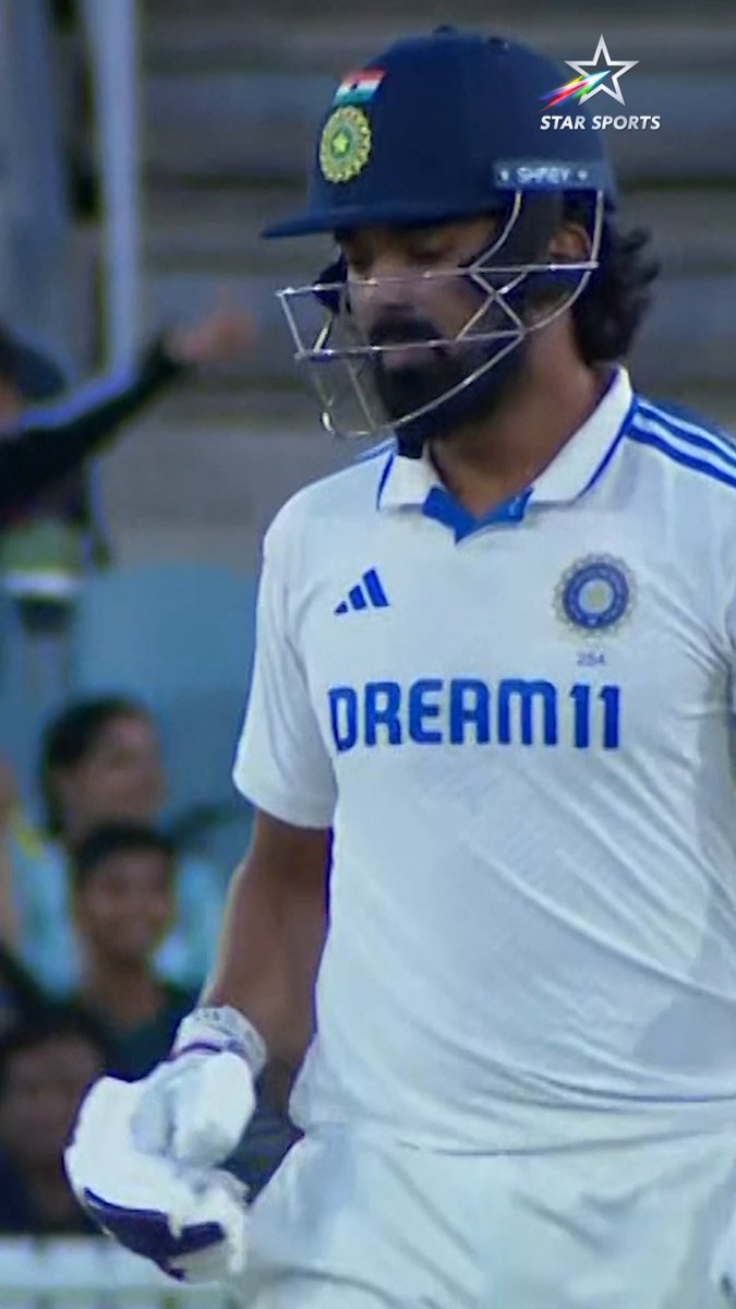 THE CLASS OF KL RAHUL ⚡ - Rahul makes batting so easy in overseas.
