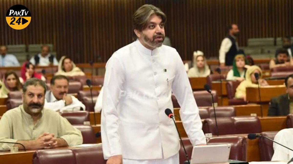 علی محمد خان کا لیکڈ آڈیو 🛑 عمران خان نے کہا تھا اسلام آباد پہنچ جائیں ڈی چوک جانے کا نہیں کہا تھا۔ خان صاحب نے 25 نومبر کو کہا تھا سنگجانی بیٹھ جائیں ڈی چوک نہ جائیں۔ خان صاحب کو یہ بھی پتہ نہیں تھا کہ بشری بی بی احتجاج میں شرکت کر رہی ہیں