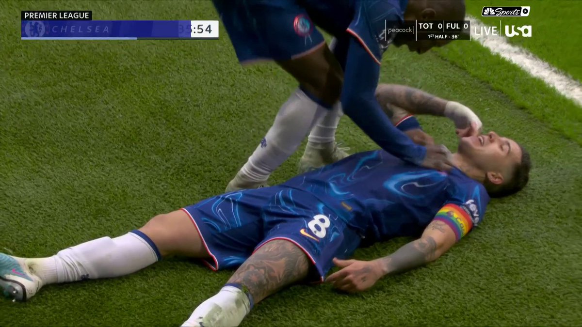 THE CAPTAIN COMES UP BIG. Enzo Fernandez finishes beautifully to double Chelsea's lead! 📺 USA Network | #CHEAVL