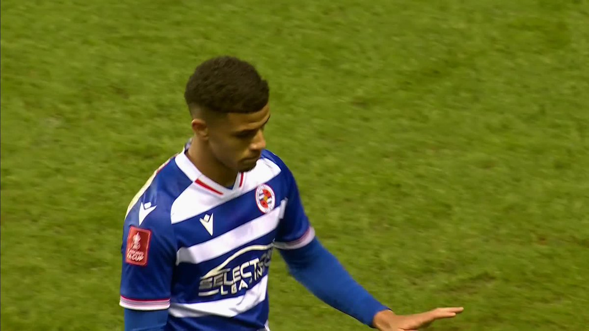 Chem Campbell has two in as many minutes for Reading FC 😯 #EmiratesFACup