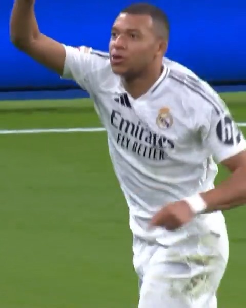 La joie de Kylian Mbappé 🇫🇷 après son but. 🤍⚽️