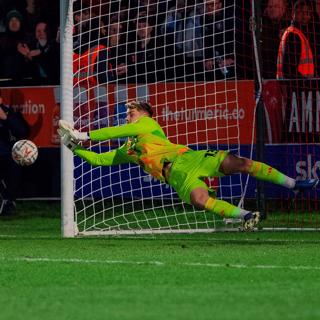 “There’s something about penalties and this young goalkeeper" 🗣️🧤 Matt Young was the penalty hero once again for The Ammies 🦁