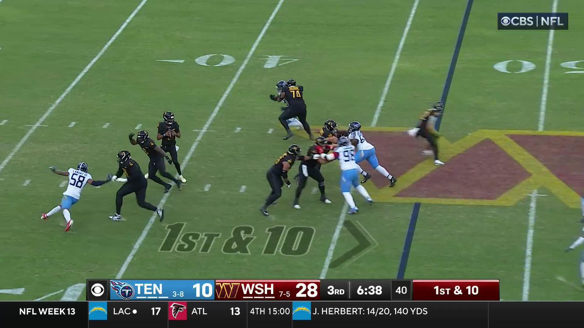 A Tennessee Titans INT 👀 Amani Hooker comes up clutch for Tennessee